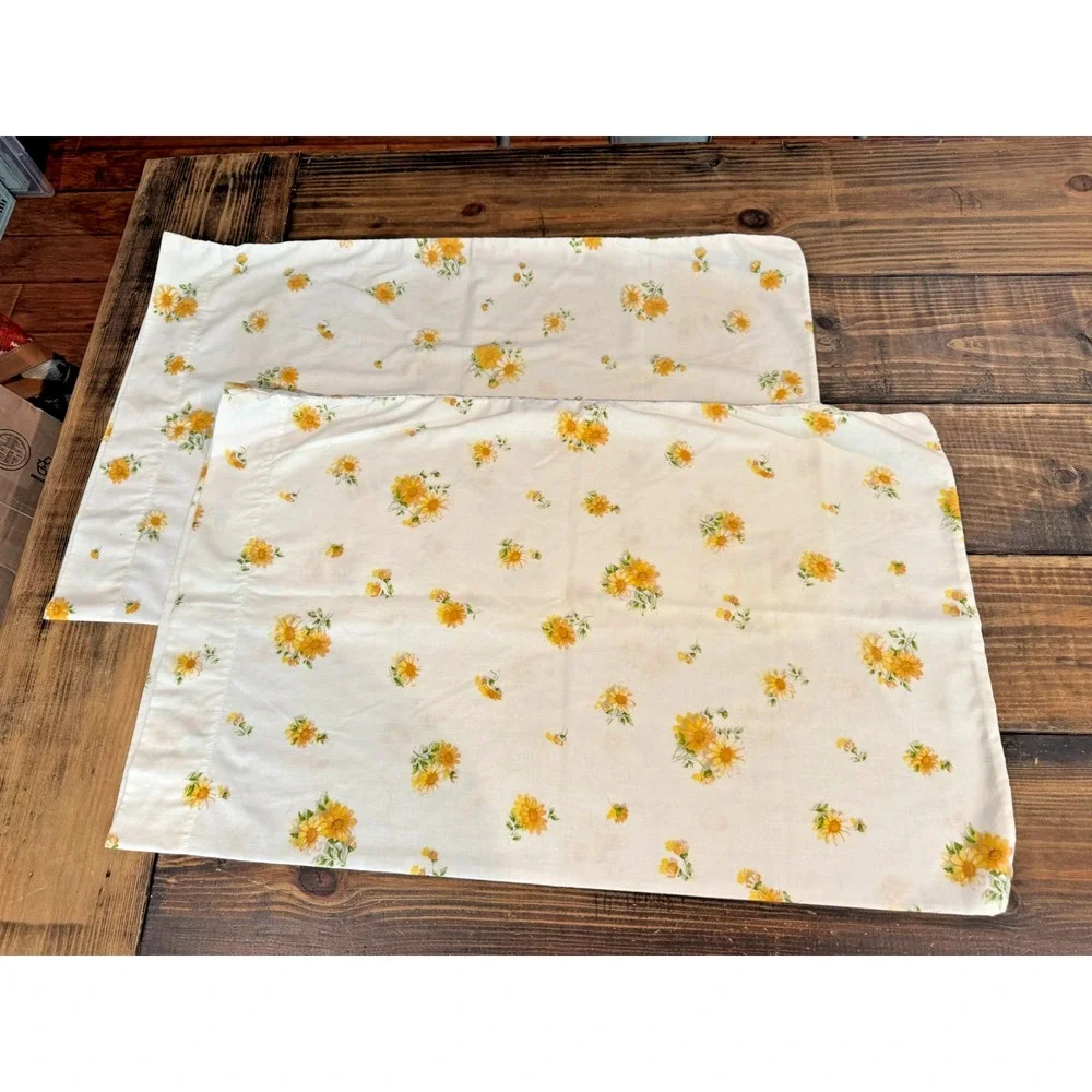 Vtg Pillowcases Monticello Yellow Orange 20